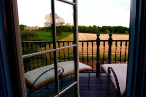 Charming Suite with Private Roof Deck near Ithaca, New York