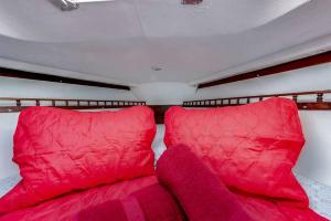 Picturesque Equipped Boat Rental Incredible for a Relaxing Getaway in Florida