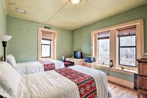 Adobe Cottage on Organic Farm Stay near Taos, New Mexico