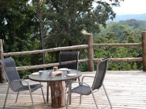 Stately Log Cabin with a Pool for a Group Getaway near Chickamauga, Georgia