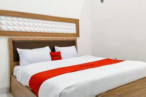 RedDoorz near Gunung Salak