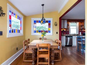 Breathtaking Cottage Rental on 100 Acres on the Shenandoah River, Virginia