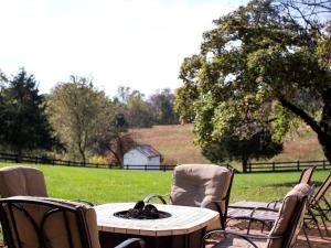 Breathtaking Cottage Rental on 100 Acres on the Shenandoah River, Virginia