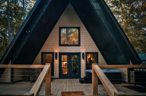 Embrace Nature in this Breathtaking A-frame with Hot-tub in Broken Bow, Oklahoma - Unterkünfte ohne Kategorie in Stephens Gap