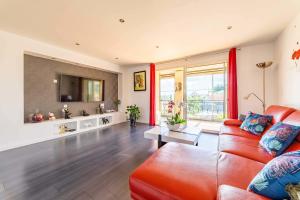 Apartment with pool and garden