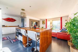 Apartment with pool and garden