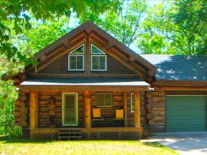 Custom-Built Family Cabin in Manistee National Forest, Michigan