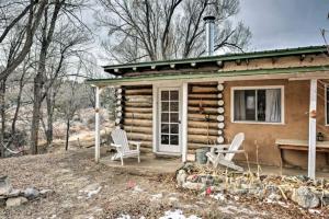 Petite Log Cabin on Organic Farm in New Mexico
