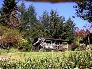 Rural Vacation Cottage near the Coast and the Town of Albion in Northern California