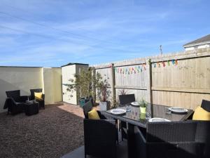 3 Bed in Westward Ho 74354