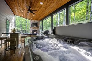 Cozy Secluded Couples Cabin in Broken Bow, Oklahoma