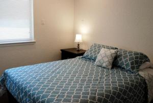 Waterfront Cabin Rental on the Banks of the Guadalupe River near San Antonio, Texas