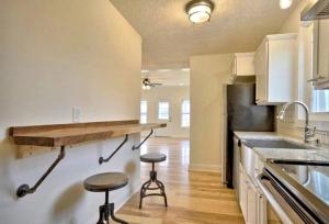 Modern, Rustic Farmhouse Vacation Rental with a Deck in Clarksville, Tennessee