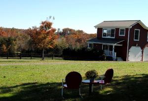 Two-Bedroom, One Bathroom Cottage on 250-Acre Cattle Farm for Getaway near Richmond, Virginia