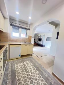 Modern Rhodes Patio House near Old Town