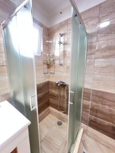 Modern Rhodes Patio House near Old Town