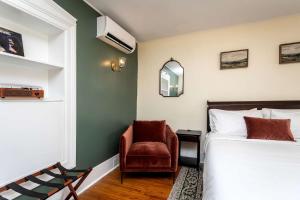 Exquisite Zen Suite Retreat near Blue Ridge Mountain in Virginia