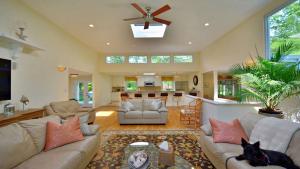Incredible Villa Rental with a Hot Tub, a Swimming Pool, and Tennis Courts in the Hamptons, New York