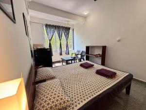 Studio Silent Grove R-6 by Mukund Sadan Arambol