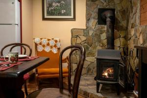 Charming Appalachian Mountain Cabin for Glamping near the Nantahala River