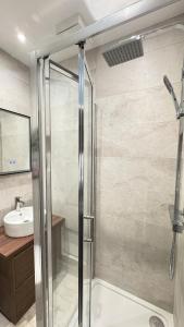 Elegant Central Apartment with Private Entrance