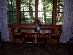 Cozy Cottage Rental with Lovely Beach Views on Halfmoon Lake, New Hampshire