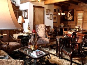 Rustic Room Rental for a Vacation near Harrison, Arkansas