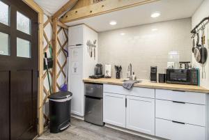 Secluded Off-Grid Yurt with Forest Views Near Trails in Sears, Michigan