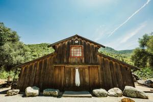 Spacious and Luxurious Barn in Three Rivers, California