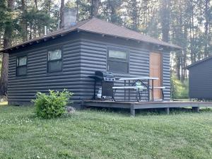 Modern and Picturesque Lake-Side Cabin Located by Mount Rushmore in Rapid City