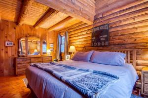 Log Cabin Charm: Experience Adventure and Comfort in Bethlehem, NH