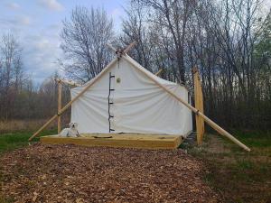 Fabulous Michigan Glamping Getaway near South Haven