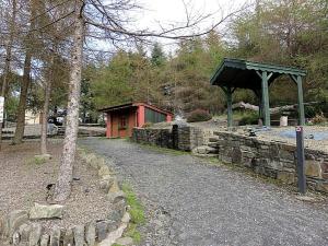 Rustic Glamping Cabin for Two by the Shannon Estuary in Country Clare, Ireland