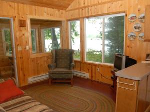 Lakeside Cabin Rental in the Woodlands of Indian Point, Wisconsin