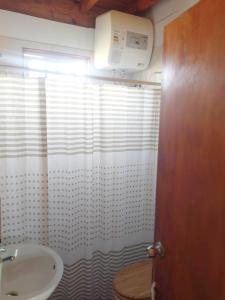 Hermosa Cabaña romantica, bosque, lago y mar