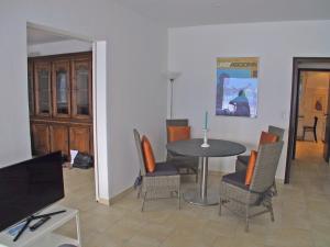 Casa Isole, 3,5-Zimmerwohnung by HolAp SA