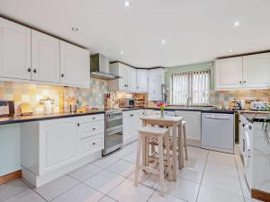 4 Bed in Shrewsbury 50180