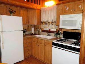 Peaceful Pet-Friendly Cabin Rental in San Antonio Countryside, Texas