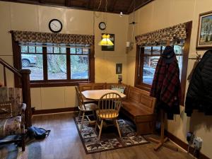 Secluded Forest Cabin in Rhododendron near Mt Hood Village in Oregon