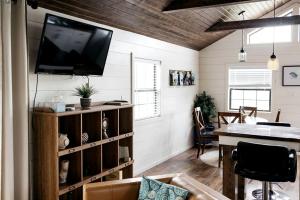 Tiny House Cabin in Marion, IL