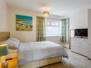 4 Bed in Chapel St. Leonards 79324