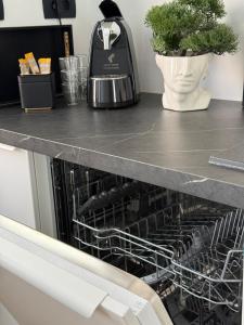 Arena Design App, FREE Private Parking, Terrace