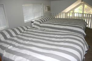 Comfortable Cottage Rental on the Shores of Lake Dunlap in Texas