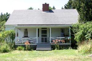 18th-Century Cottage with Historic Fixtures in Lincoln County, Maine