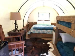 Traditional Conestoga Wagon Perfect for a Family Getaway near Zion National Park, Utah
