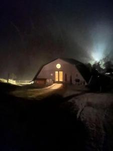 Impressive Barn Suite with Hot-tub and Petting Zoo in Sugar Grove, North Carolina