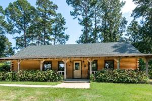 Spacious Log Cabin Rental for Family Vacations in Texas - Ubytování bez kategorie ve městě Nacogdoches