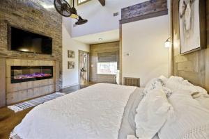Stunning Cabin with Games Perfect for Families in Broken Bow, Oklahoma