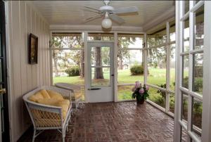 Riverfront Vacation Rental with a Pool and Tennis Court near Brunswick, Georgia