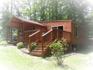 Romantic Cabin Rental with Wi-Fi near Lake Ontario in Sackets Harbor, New York